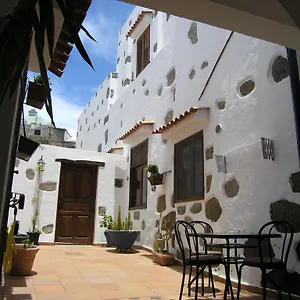 https://casa-rural-las-trujillo.in-canary-islands.com